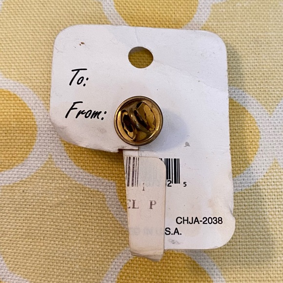 Vintage Gold Holly Pin NWT - Picture 4 of 4